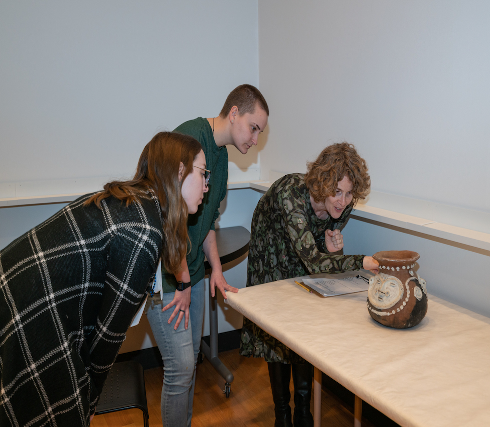 Sabra Thorner and students in her "Anthropology in/of Museums" course, Spring 2020 Sabra Thorner and students