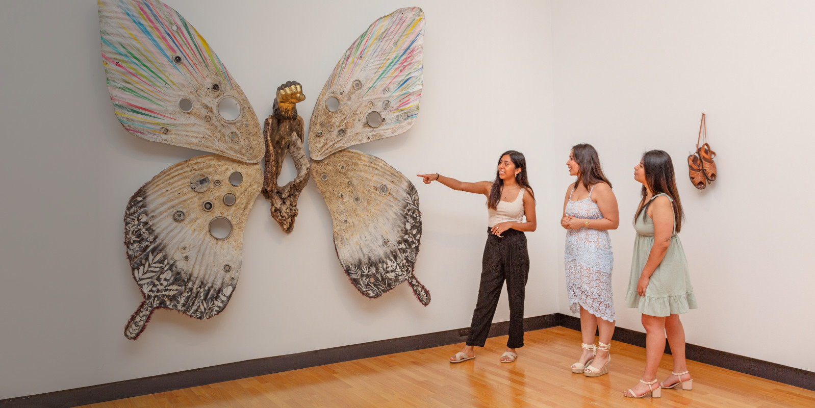 Students with Mariposa/Butterfly Students with Mariposa/Butterfly