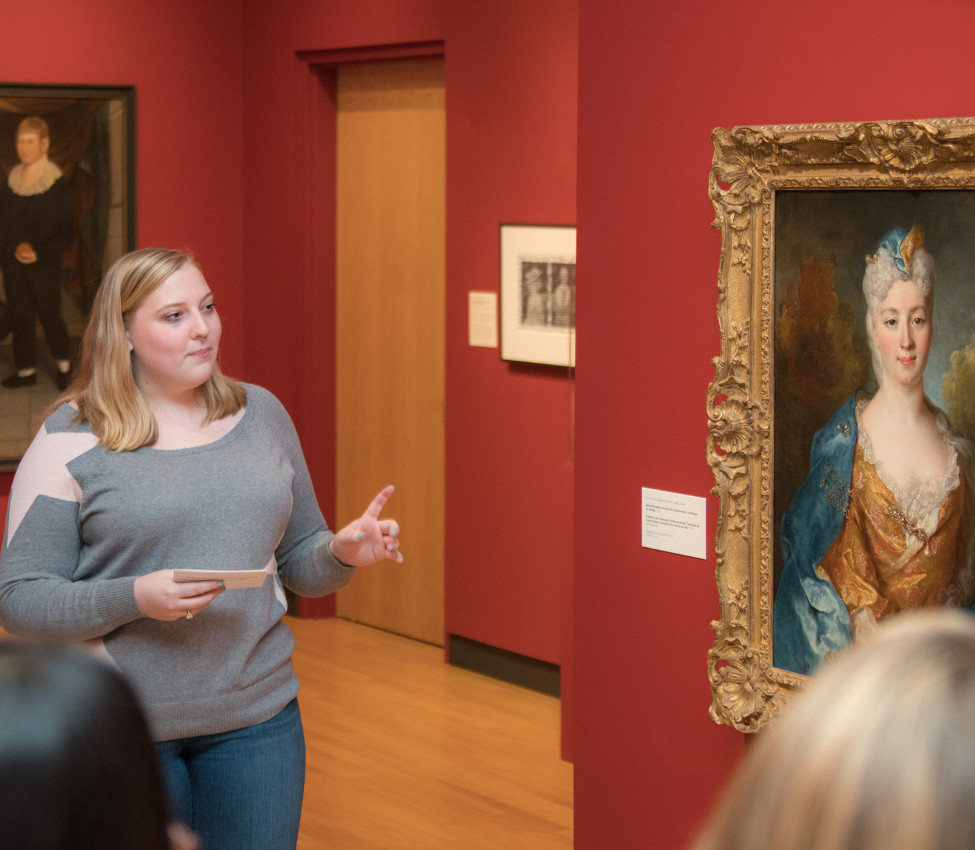 Student guide in the galleries