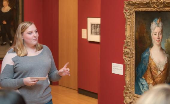 Student guide in the galleries Student guide in the galleries