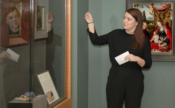 Student guide in the galleries, December 2017 Student guide in the galleries, December 2017