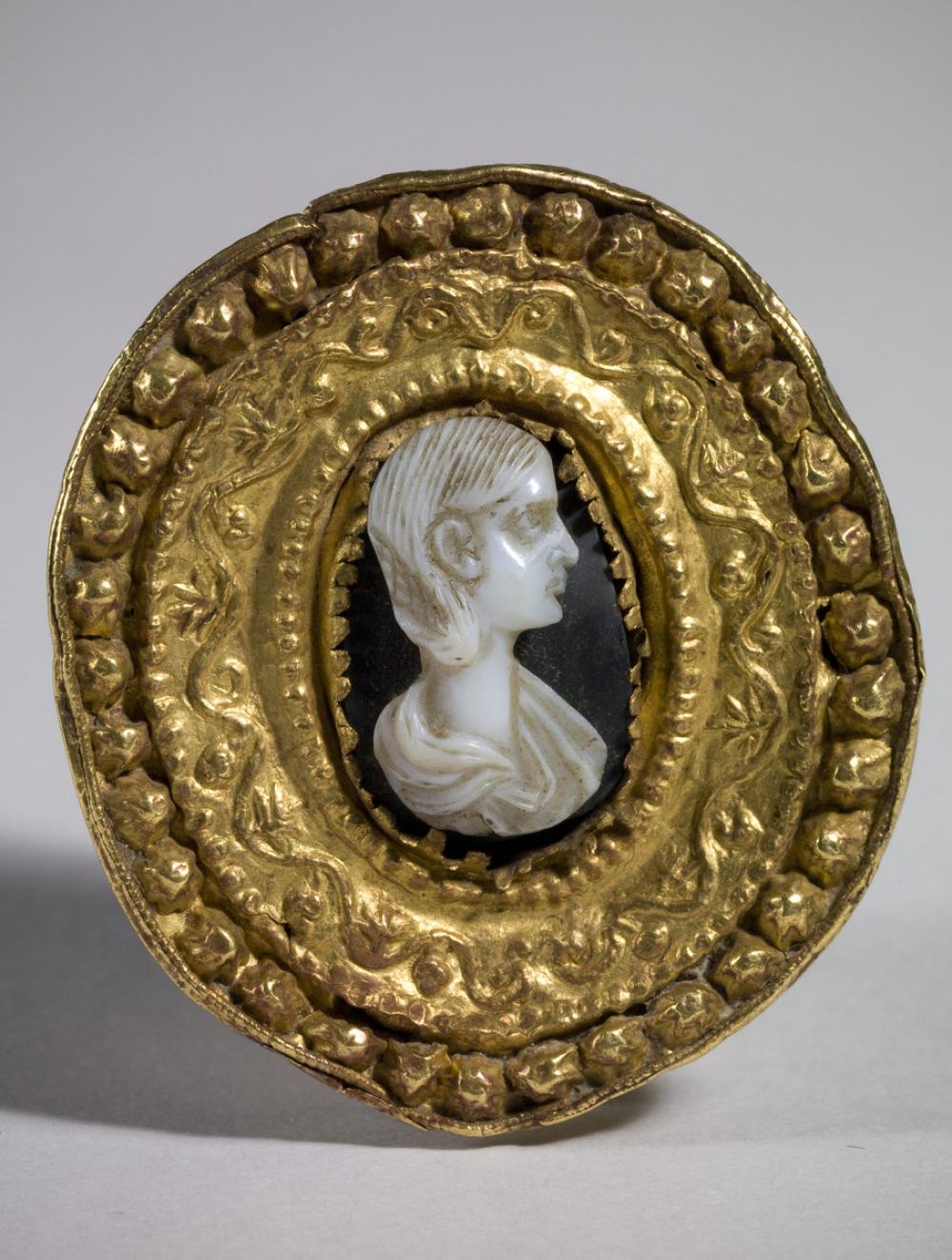Roman, Brooch with cameo portrait of woman