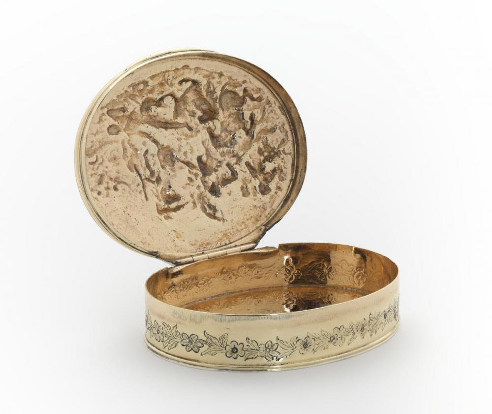 English, Snuffbox with scene from the Battle of Marston Moor with case
