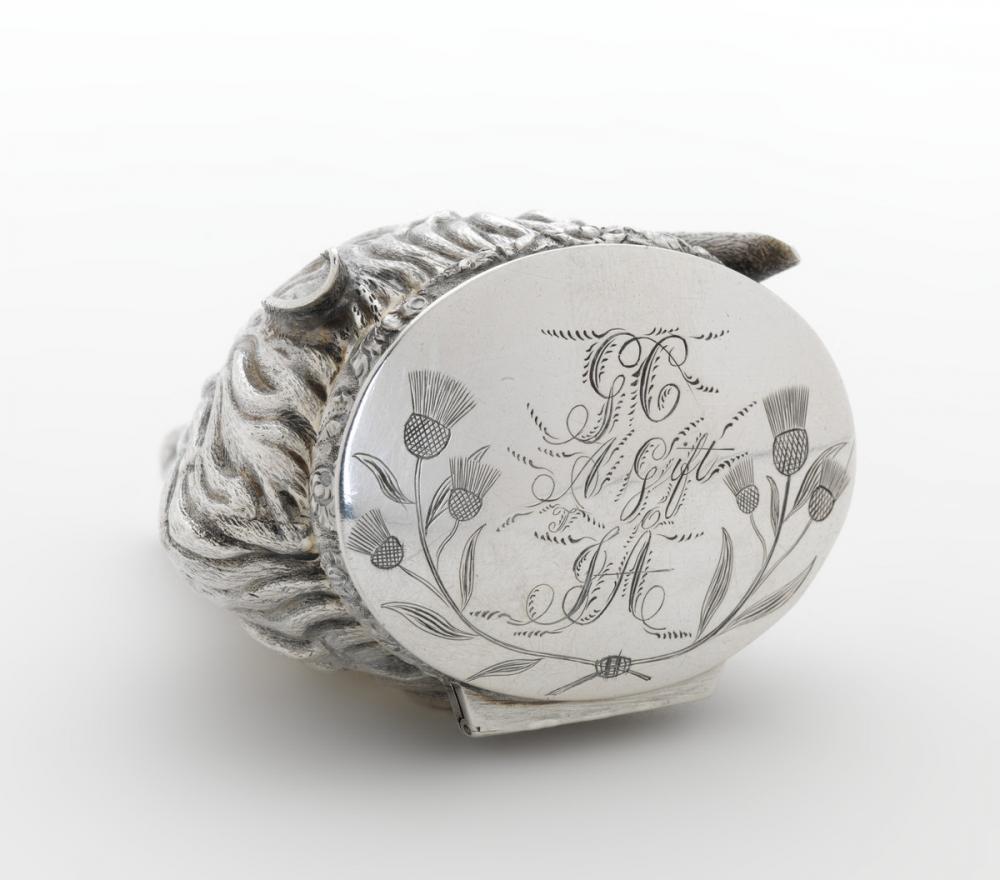 Tye, George, & Kilner, James; Snuffbox in the form of a fox head with case Tye, George, & Kilner, James; Snuffbox in the form of a fox head with case