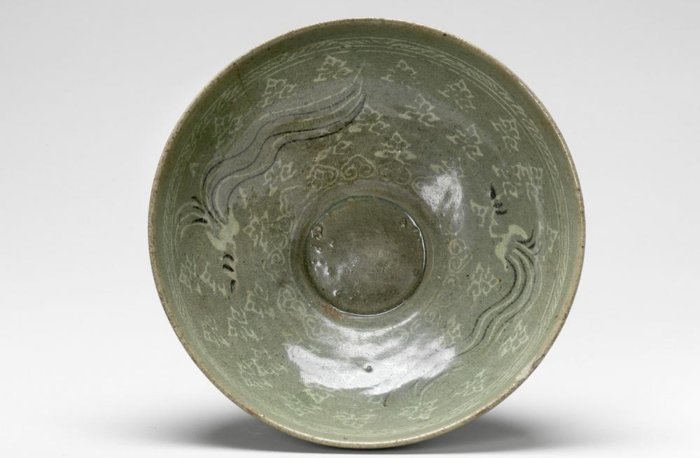 Korean, Bowl with stylized birds and clouds
