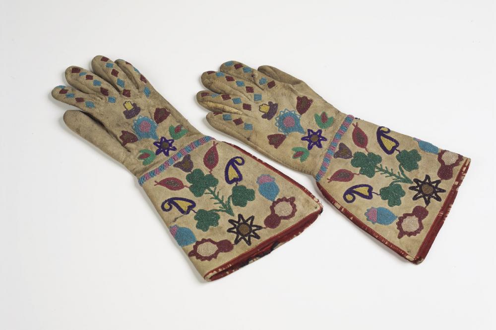 Gauntlet gloves Gauntlet gloves