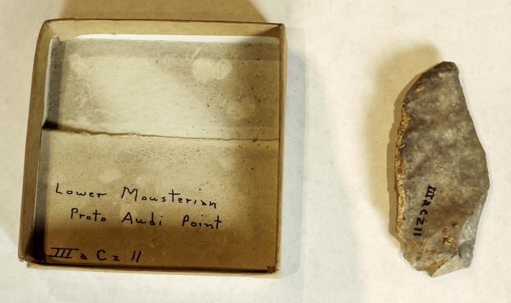Proto audi point, Lower Mousterian (ca. 150,000-40,000 BCE) Proto audi point, Lower Mousterian (ca. 150,000-40,000 BCE)