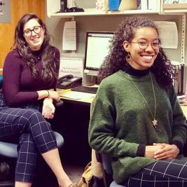 On Fridays we wear matching pants! Interns Mollie Wohlforth ‘19 and Relyn Myrthil ‘19 bringing their style a-games to the @mhcartmuseum today. Over the next few weeks, we’ll be sharing more about what kinds of exciting projects our interns are working on. Stay tuned for more! #twinning #internshiplife #studentengagement