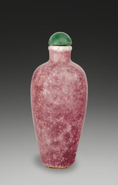 Chinese, Snuff bottle of peachbloom monochrome