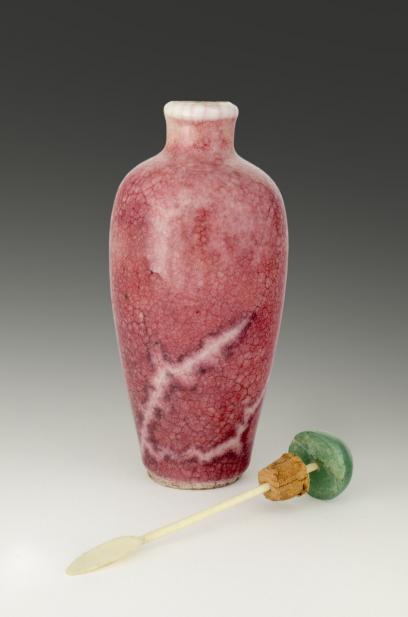 Chinese, Snuff bottle of peachbloom monochrome