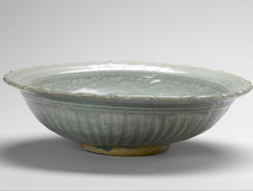 Thai, Dish with incised decoration