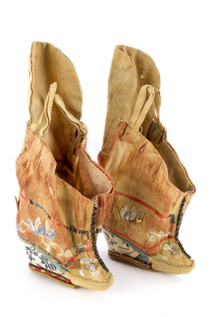 Chinese, Shoes