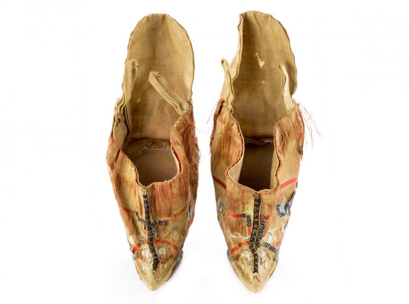 Chinese, Shoes