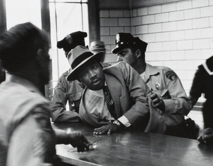 Moore, Charles, Pictures That Made a Difference: The Civil Rights Movement