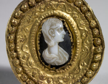Roman, Brooch with cameo portrait of woman