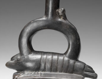 Chimú, Stirrup-spouted vessel with crayfish