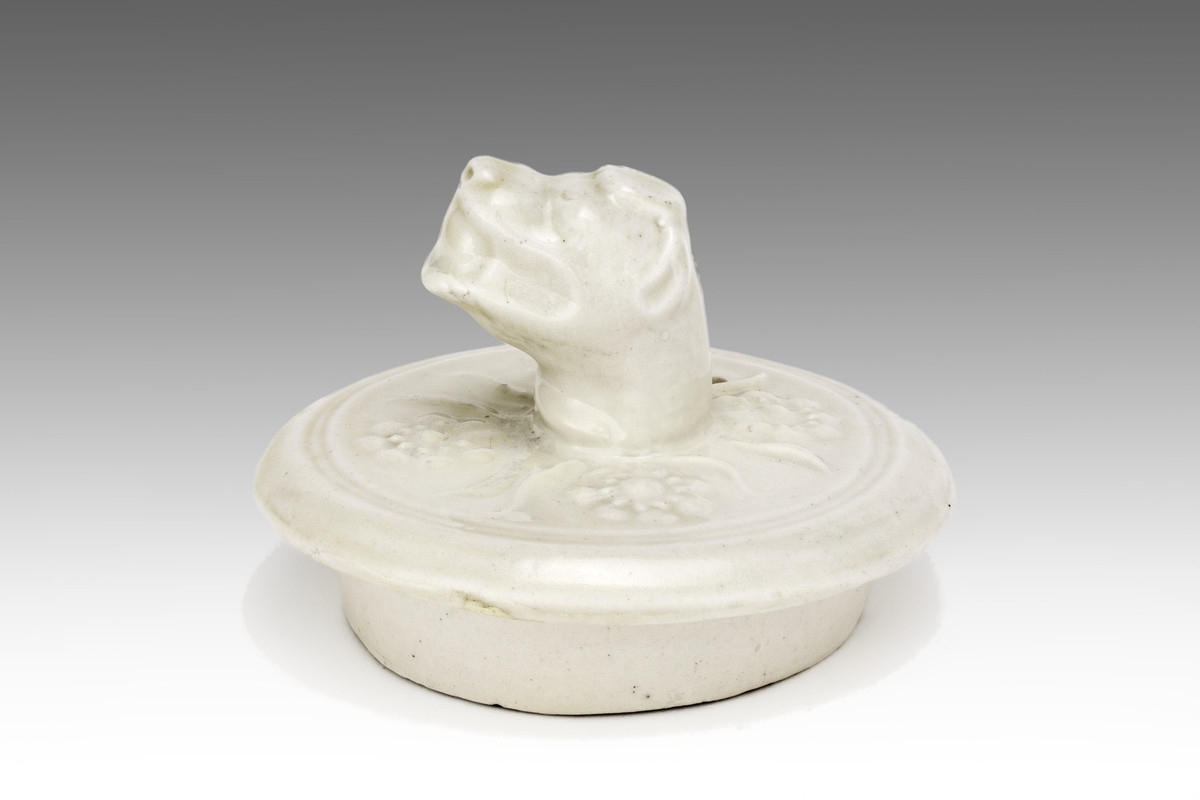 Maker Unknown (British; English), Teapot with lid