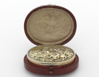 English, Snuffbox with scene from the Battle of Marston Moor with case