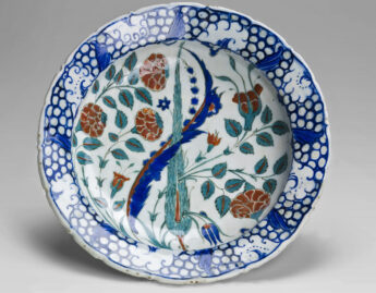 Turkish, Dish with saz leaf and cypress tree