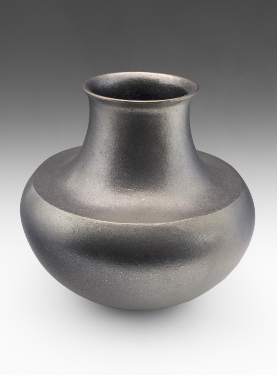 Lonnie Vigil (Nambé Pueblo; American, b. 1949), Jar (olla), 2002