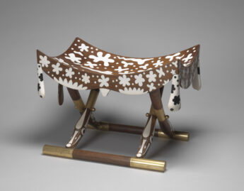 Hatoun, E., Tutankhamun's stool