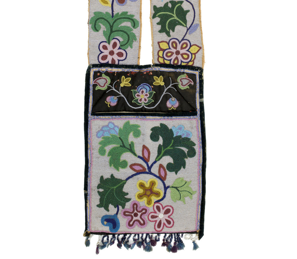 Unknown Maker, Anishinaabe (Ojibwe), Shoulder bag; Bandolier bag, ca. 1900