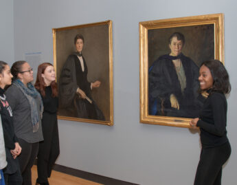 Student guide in the galleries