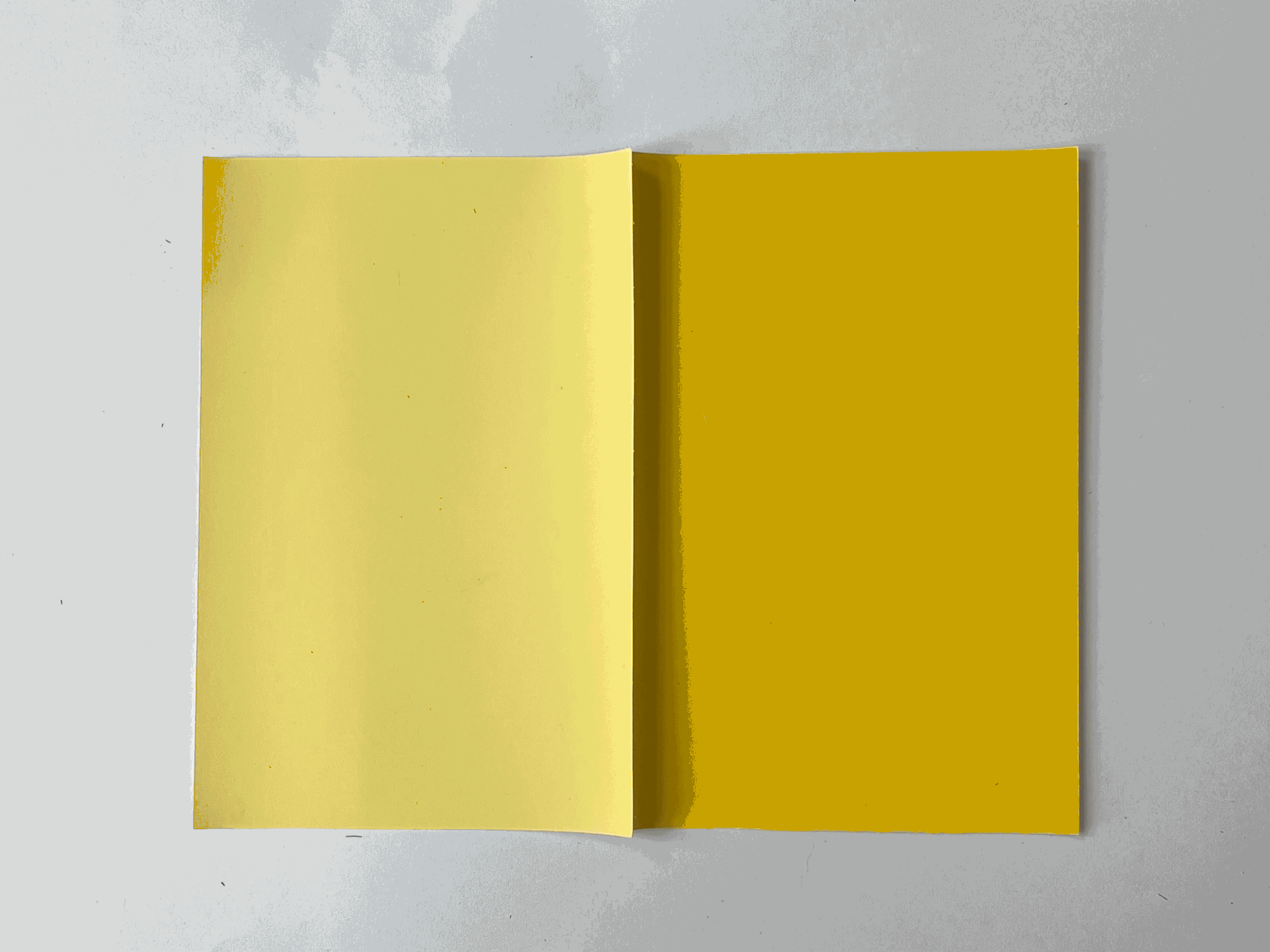 Sorawan Vesvarute ’21, "Studying Yellow Paint" (2021). Mixed media, 170 x 250 mm. Sorawan Vesvarute ’21, "Studying Yellow Paint" (2021)